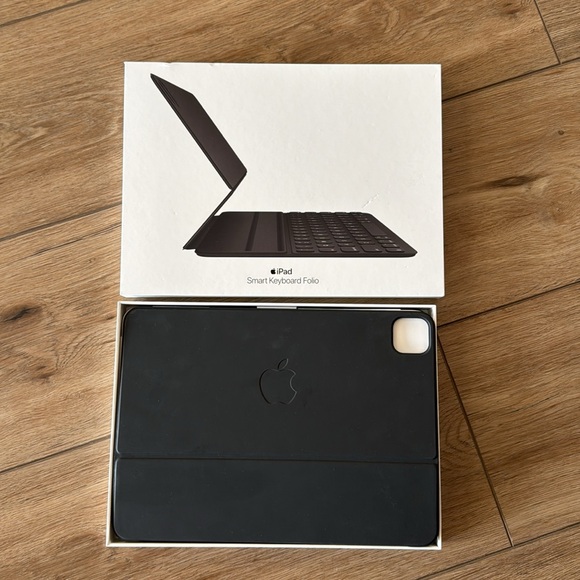 APPLE iPad Smart Keyboard Folio (iPad Air-4th Gen & iPad Pro 11in 1st/2nd Gen) - Picture 8 of 9